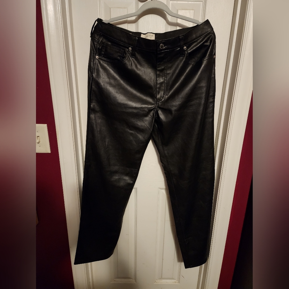Universal Thread Faux Leather Pants in black, size 14 short